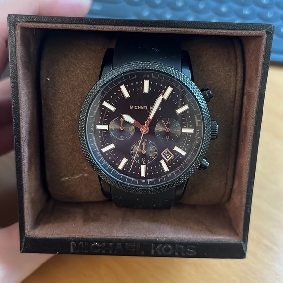 Michael Kors Watch - Picture 6 of 6